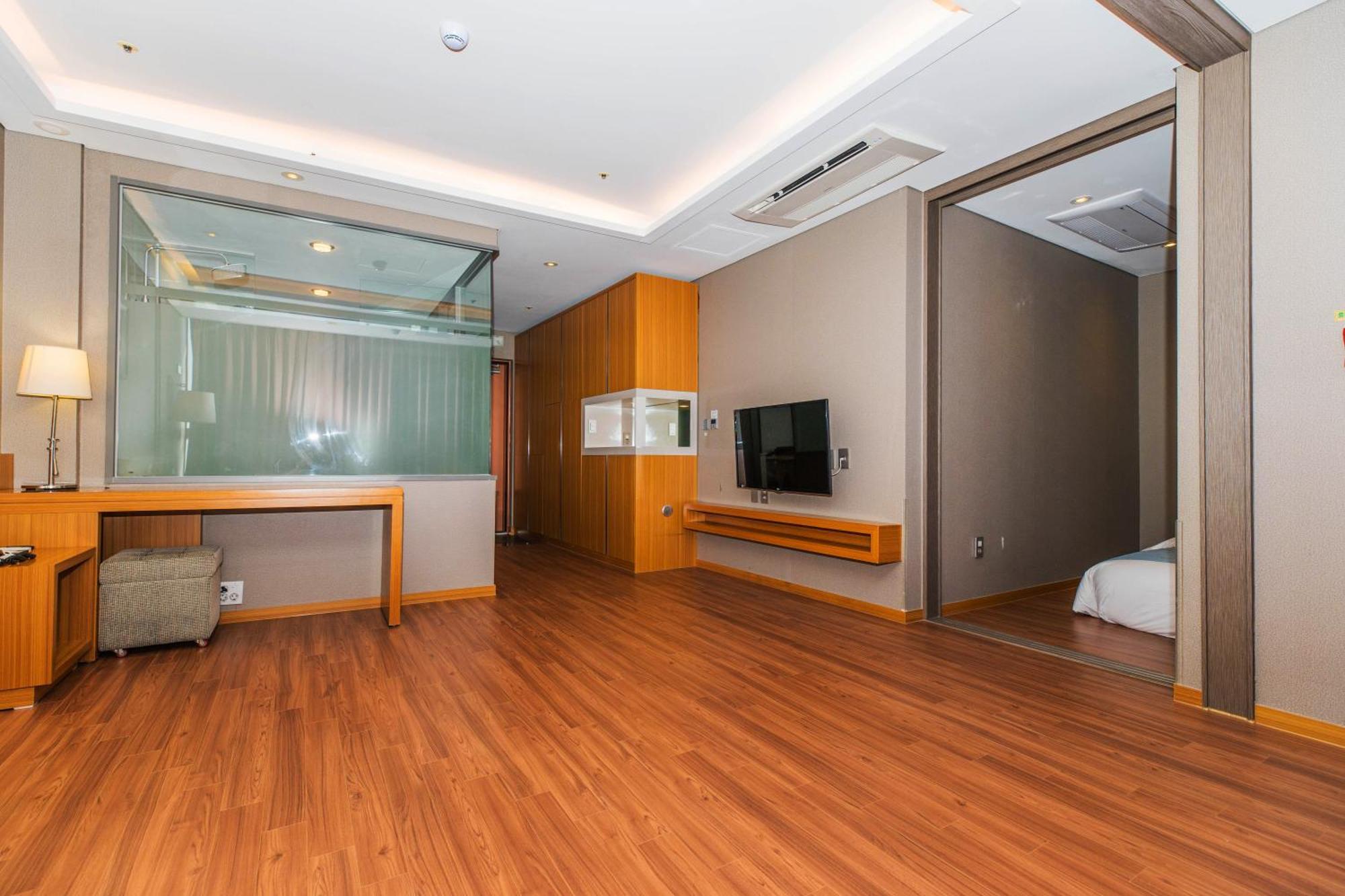 Hotel Solaire Порьон Екстер'єр фото